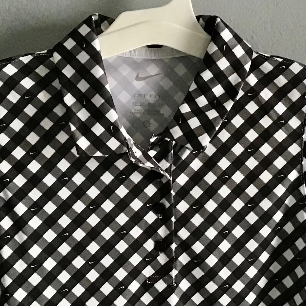 NWT~Nike Women’s Dri-Fit Sleeveless Golf Polo Shirt~Black and WhiteSize XS - Picture 3 of 14